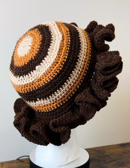 Ruffle hat (Moderate Ruffles)